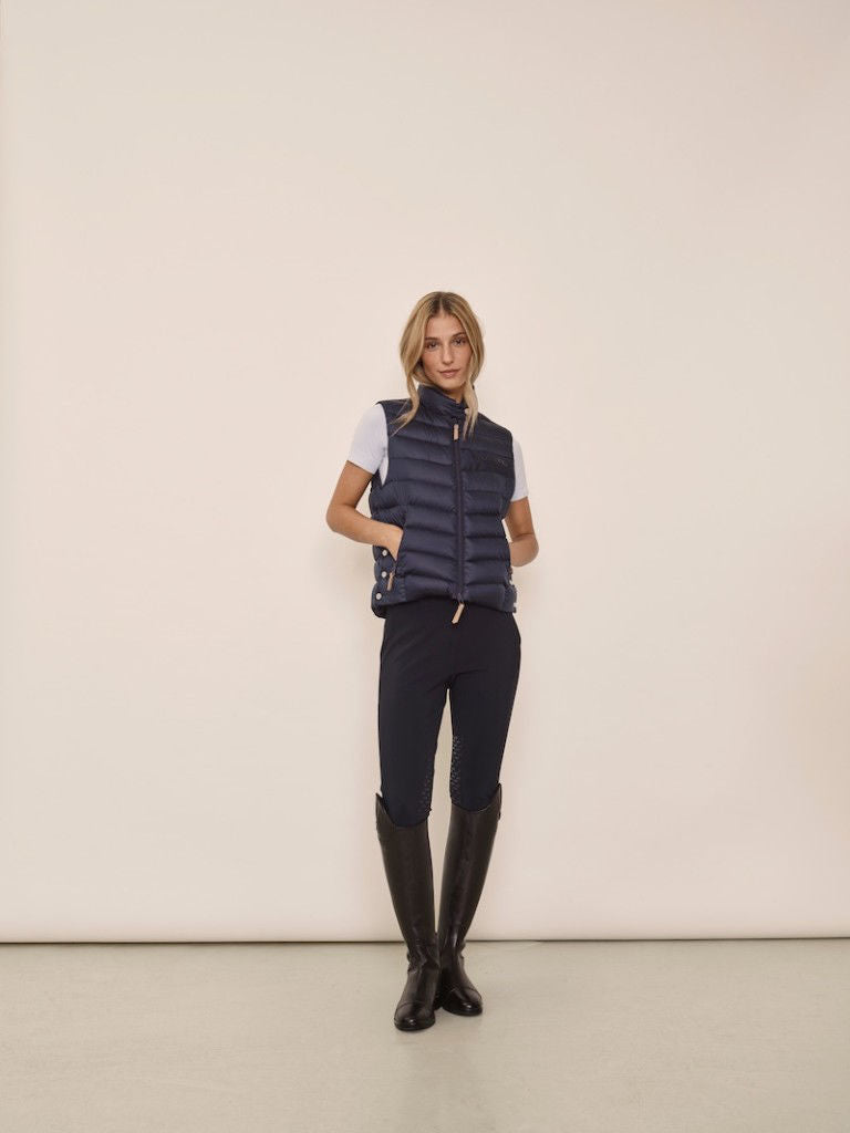 Mica vest, Mustang
