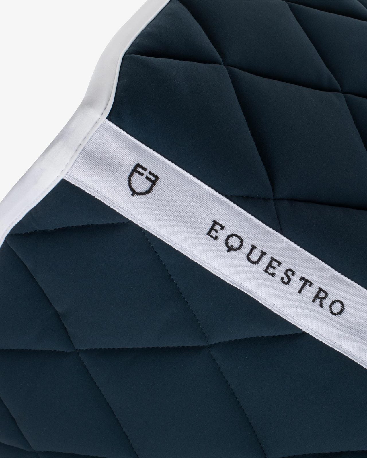 Equestro white line Edition