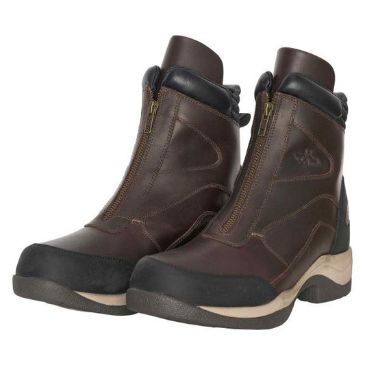 Boots, Caitlin