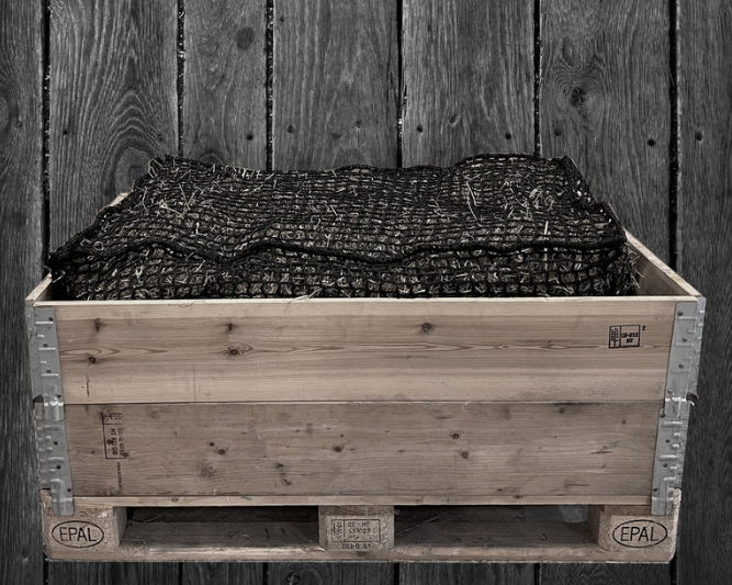 Nordic Hønet til palle u/snor 3*3cm masker